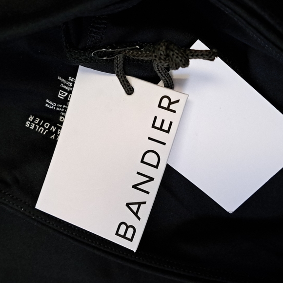 Bandier x Sincerely Jules The Rue Crossover Legging in Navy - Picture 7 of 11